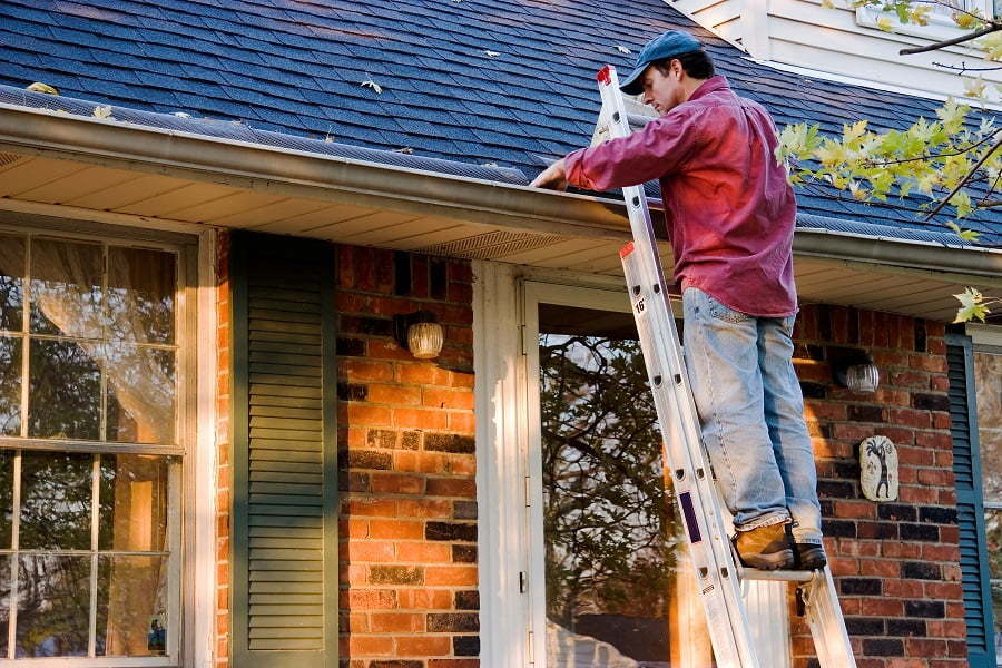 roof gutter cleaning