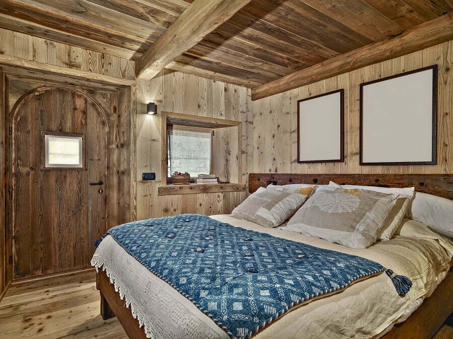 cabin bedroom