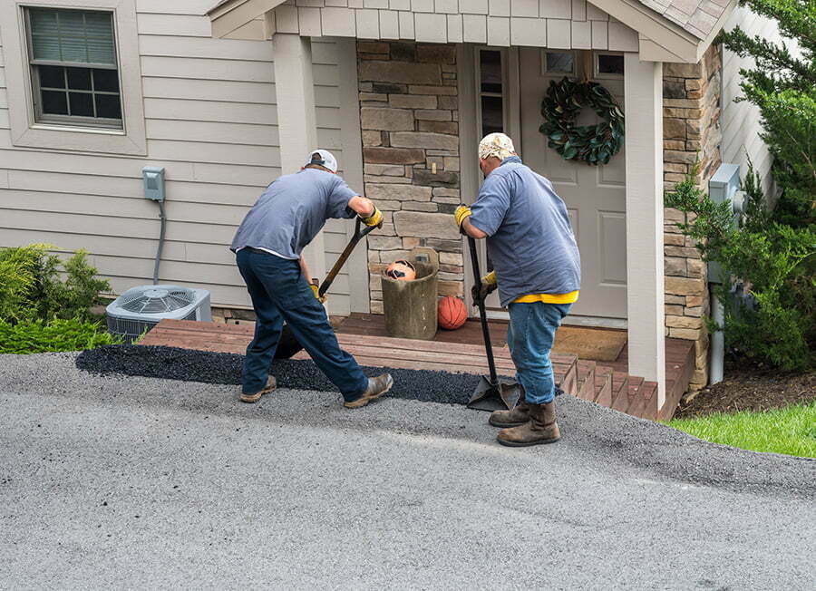How Many Tons of Asphalt Millings Does a Driveway Require?