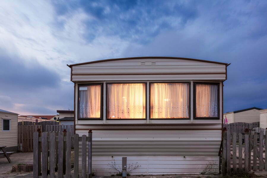 mobile home with fence