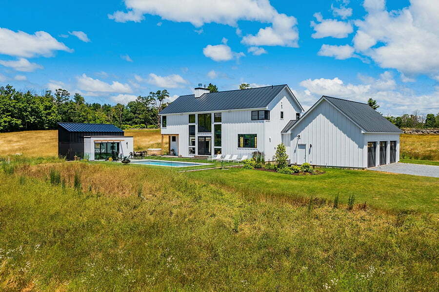 Yankee Barn Homes – Bennington Carriage House