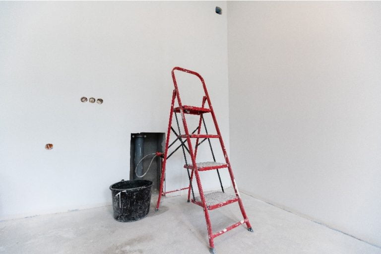 Use These Tricks to Keep Your Office Clean During a Renovation