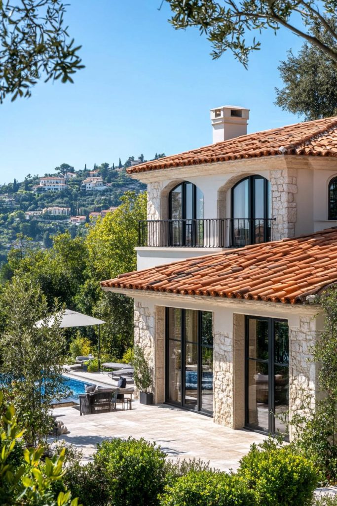40 Charming French Mediterranean Homes You’ll Love