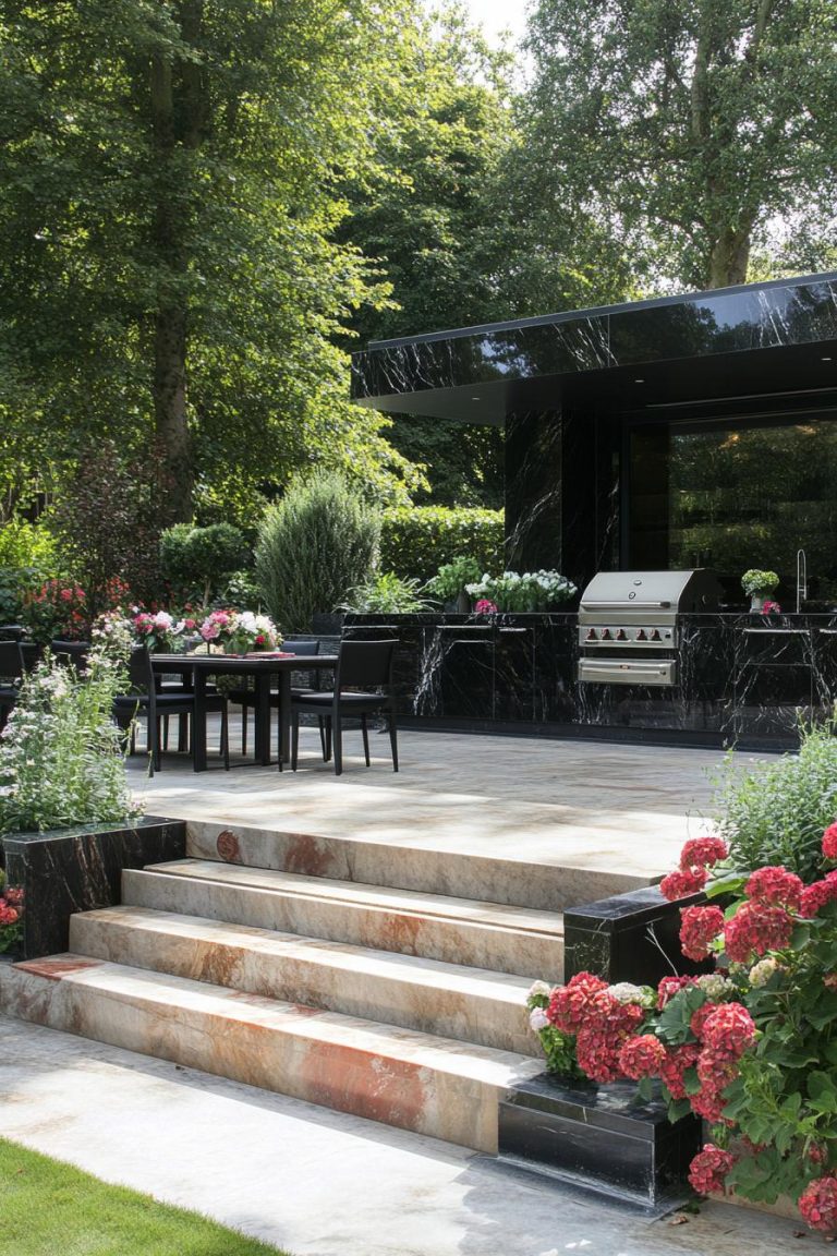24 Dreamy Luxury Houses with Gardens