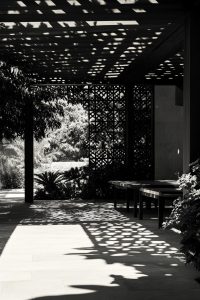 48 Eye-Catching Facade Architecture Designs That Redefine Curb Appeal