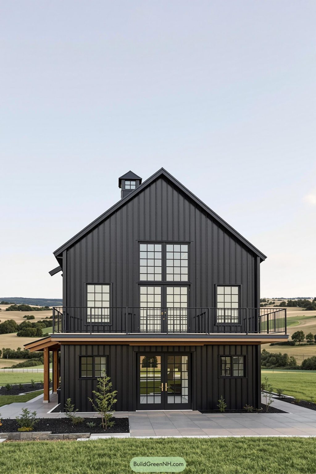 20 Black Barndominiums That Blend Rustic and Chic Styles