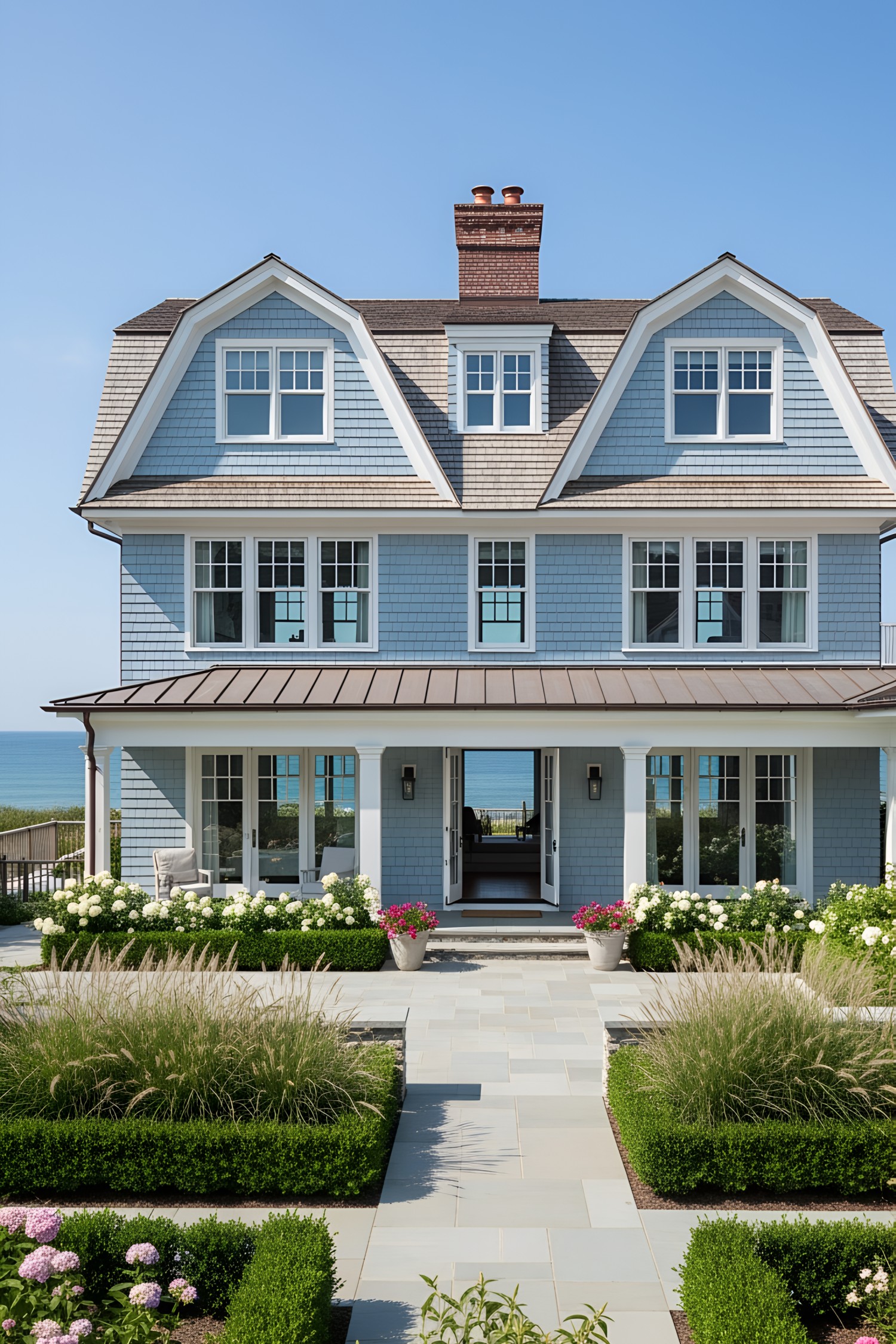 22 Coastal Country Houses That Wow and Howl