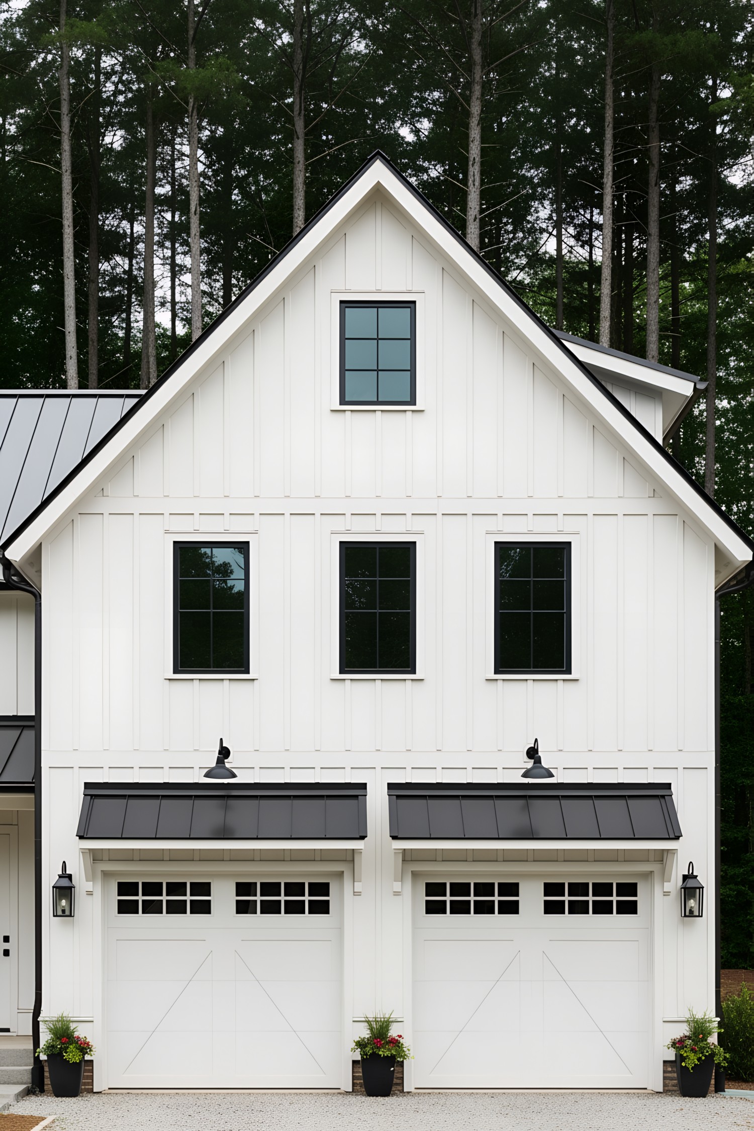 19 Charming Farmhouses with Garages