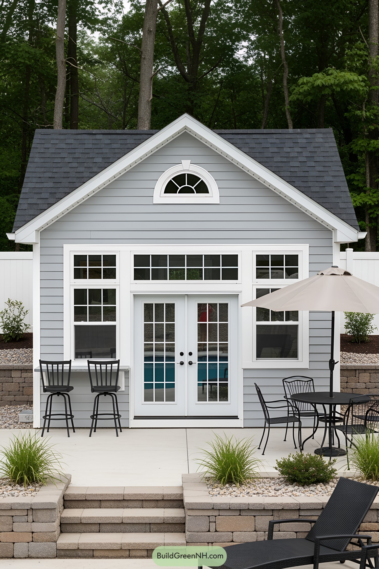 Charming small pool house with inviting design