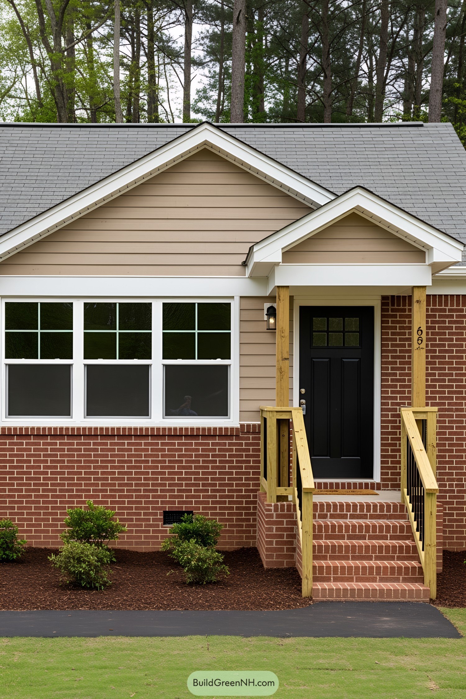 Cottage with dual brick and wood exterior