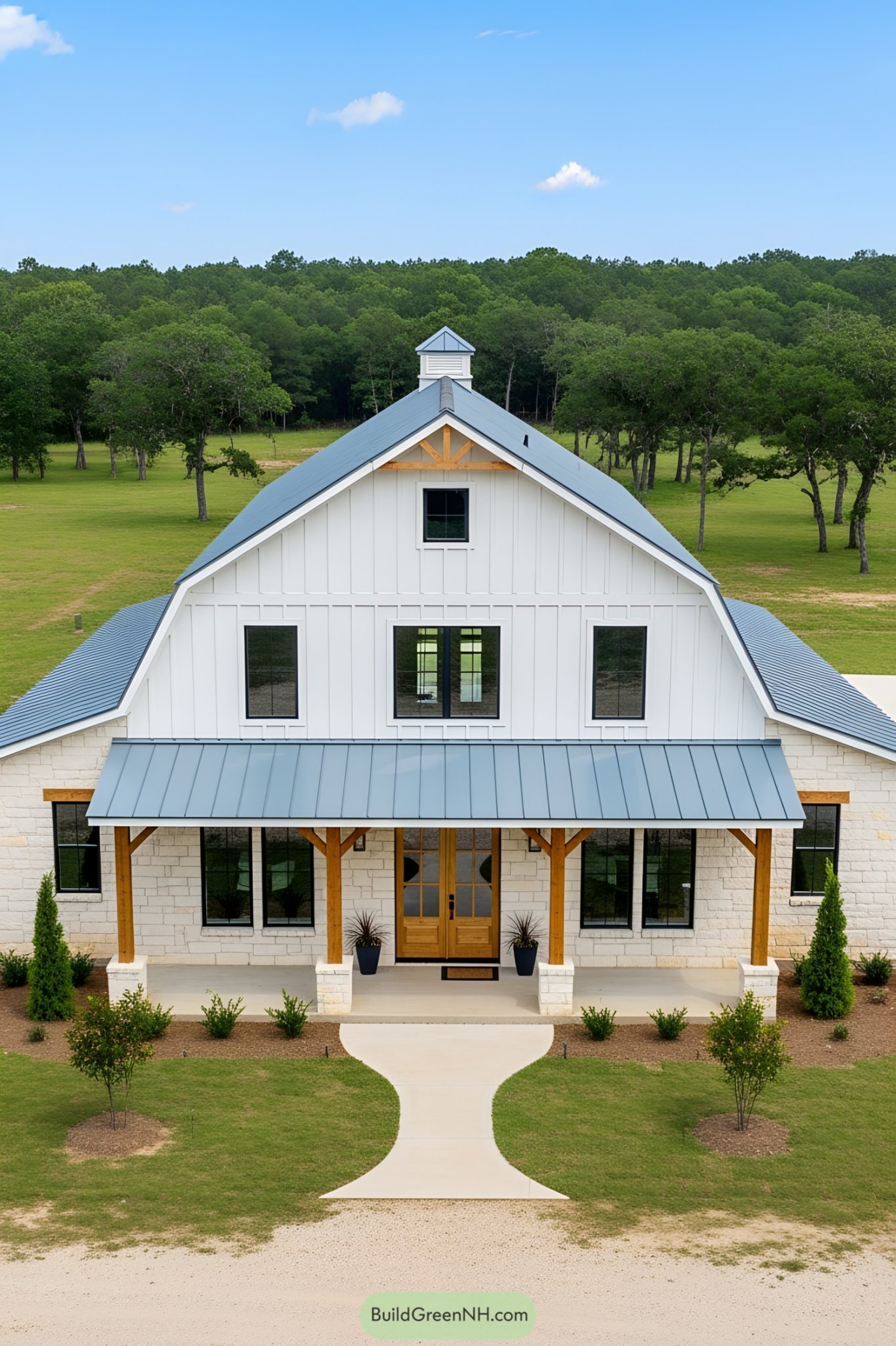 24 Modern Ranch Barndominiums That Max Out Style