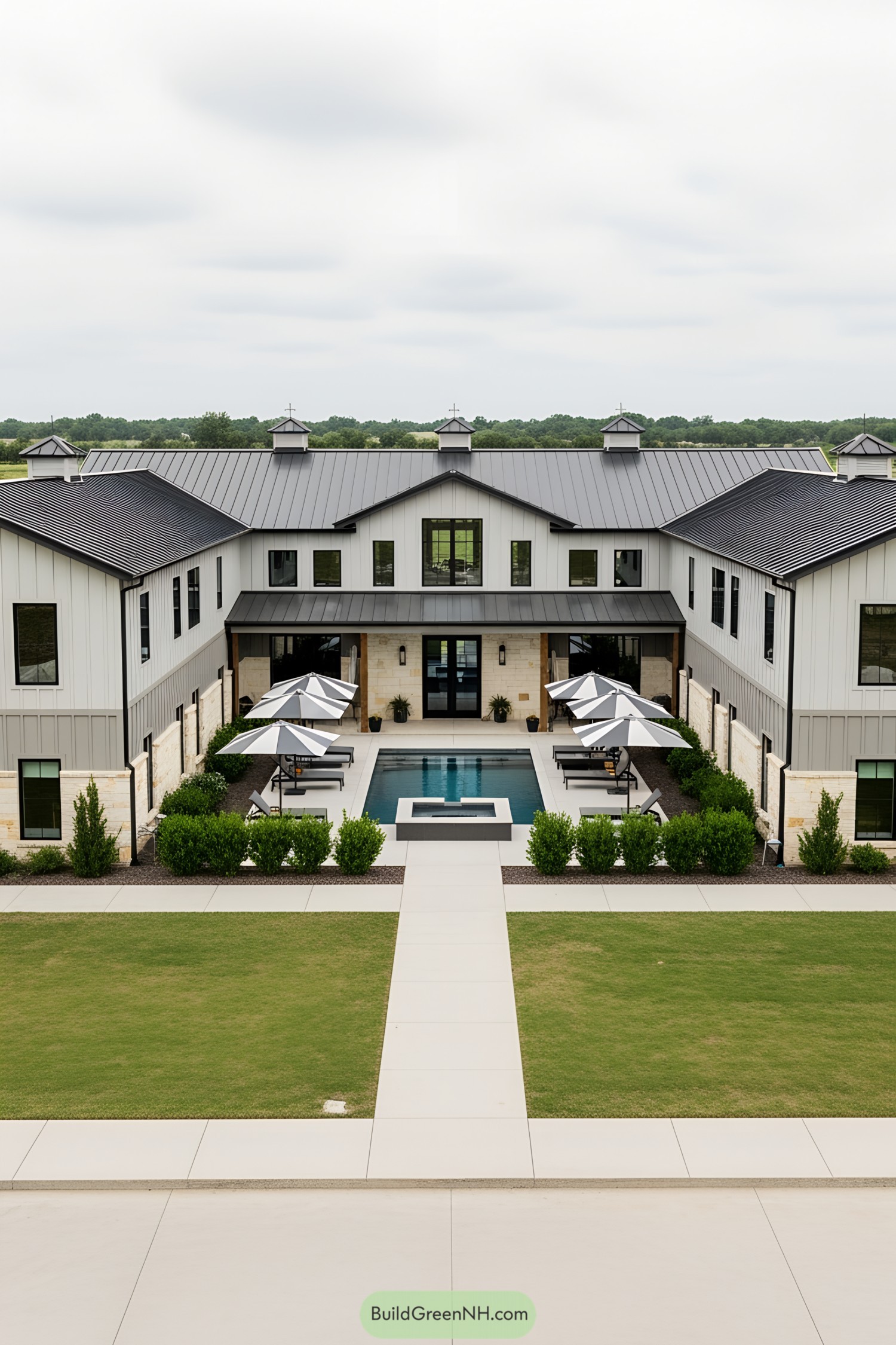Chic U-shaped barndominium with poolside flair