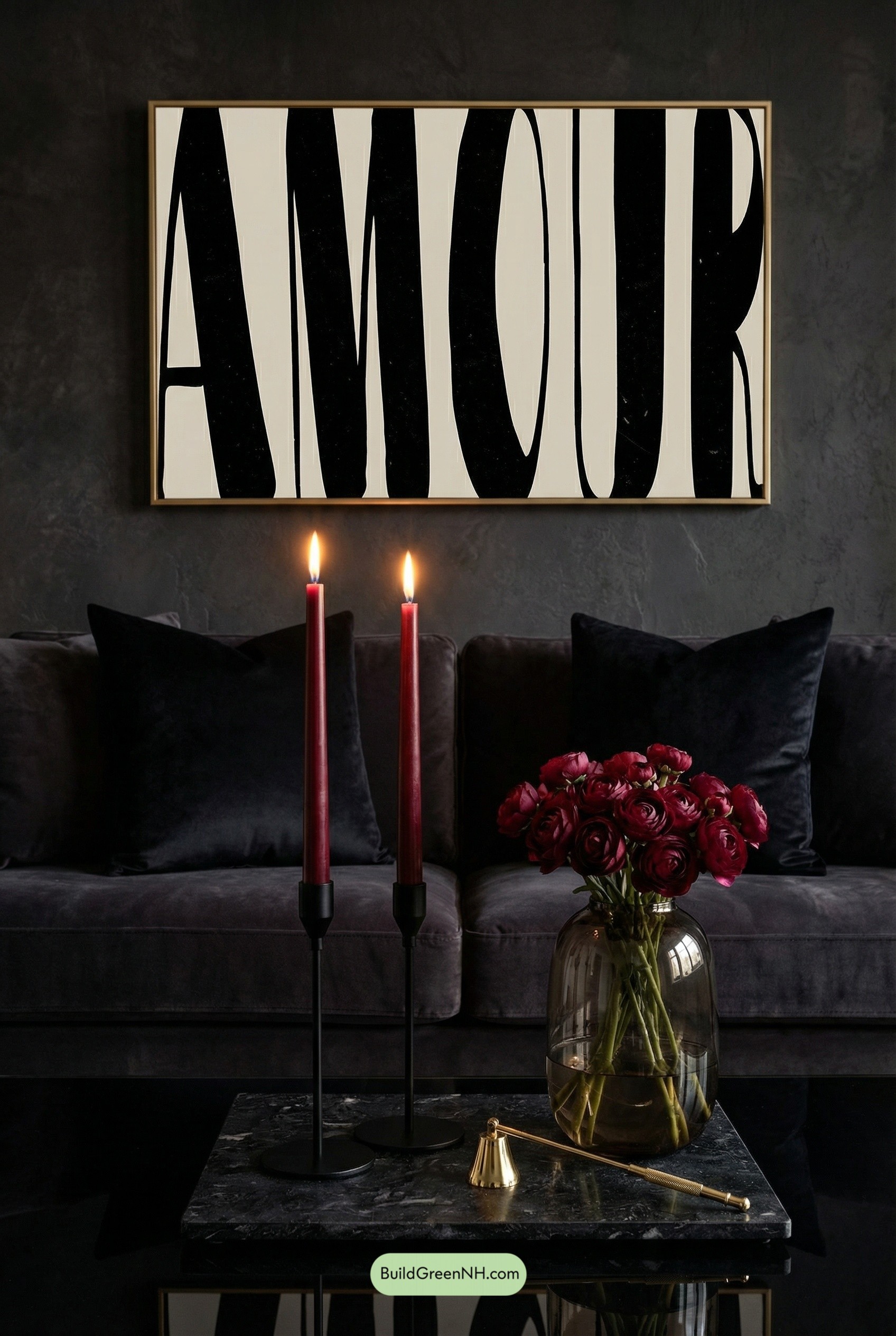 Moody Black-Tie Amour Lounge