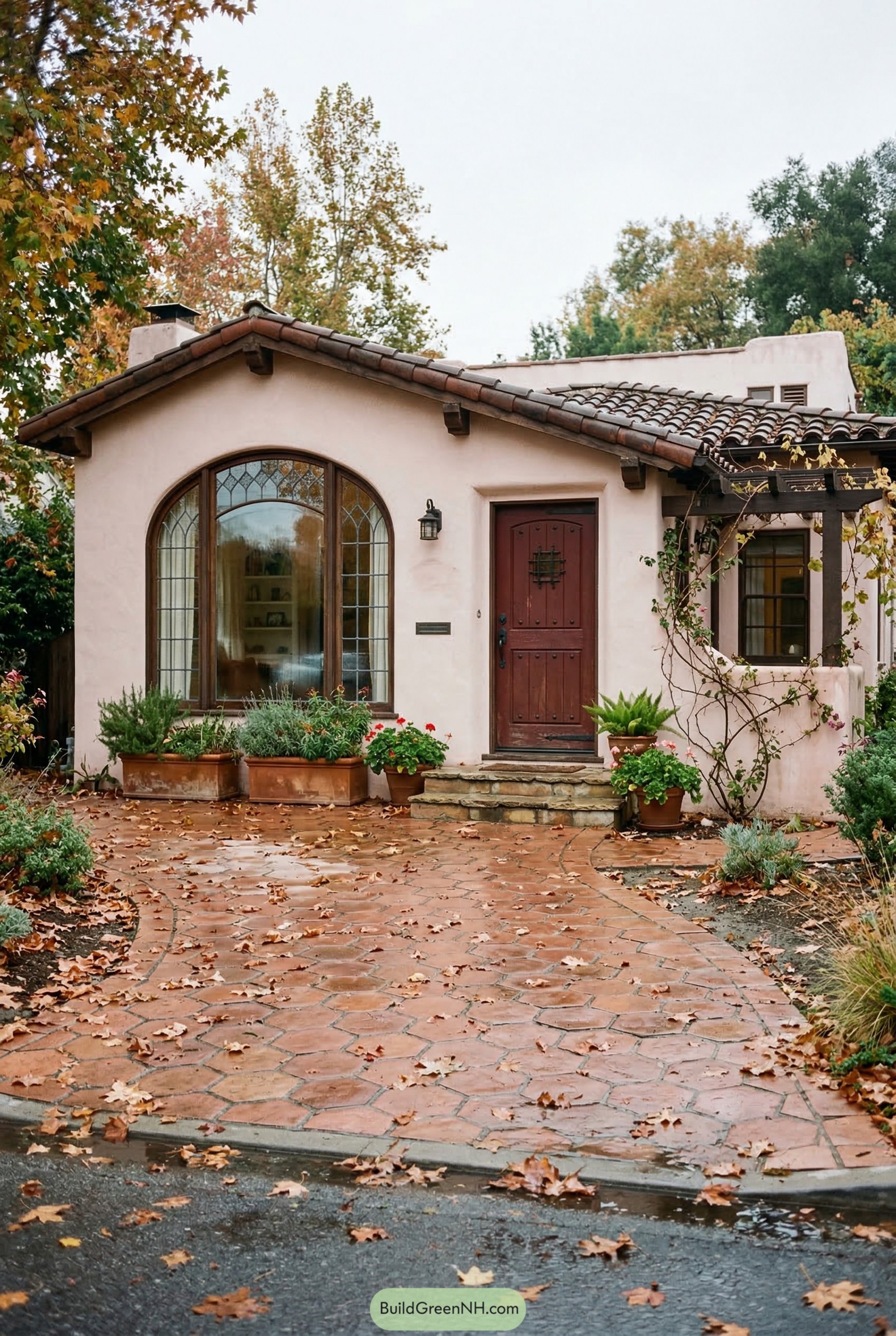 24 Magical Spanish Bungalows to Inspire Courtyard Daydreams