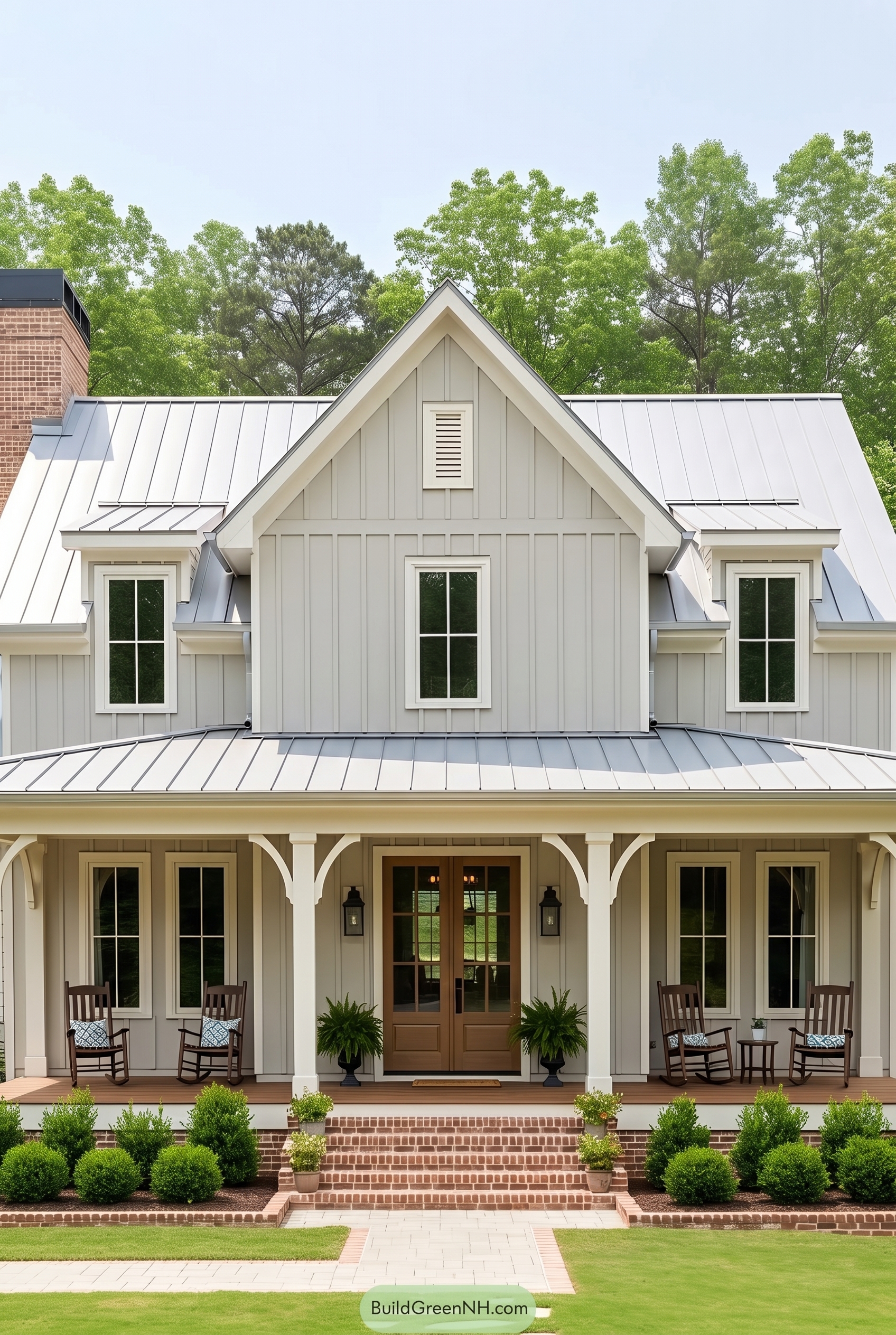 Off White Farmhouse Exterior Color Scheme: Classic Off White Farmhouse