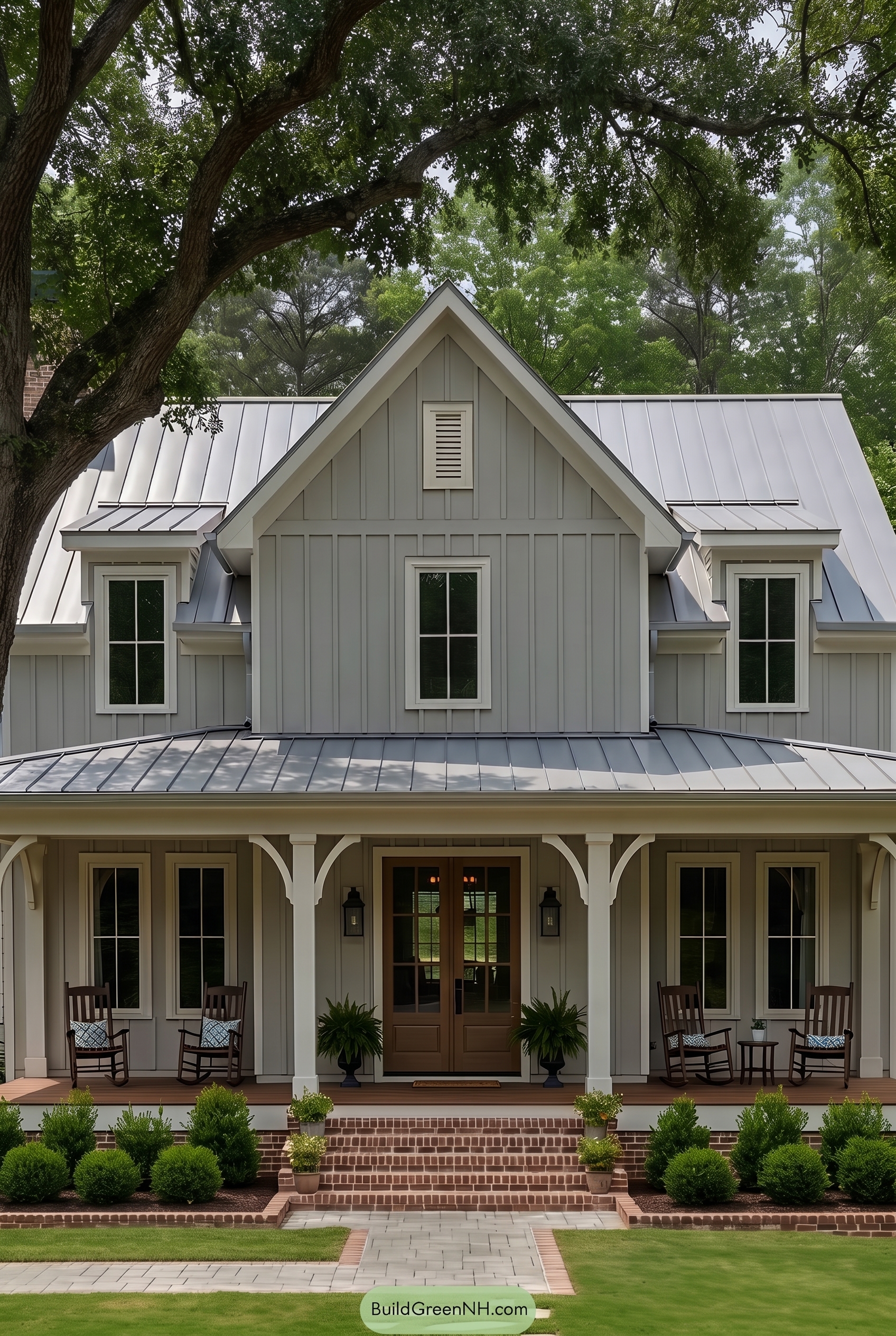 Off White Farmhouse Exterior Color Scheme: Classic Off White Farmhouse - Shade